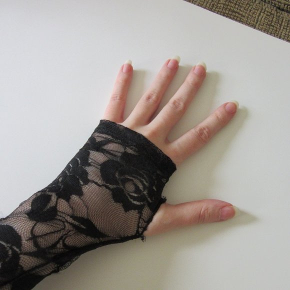 Accessories - Black Rose lace fingerless long gloves 18 inches S
